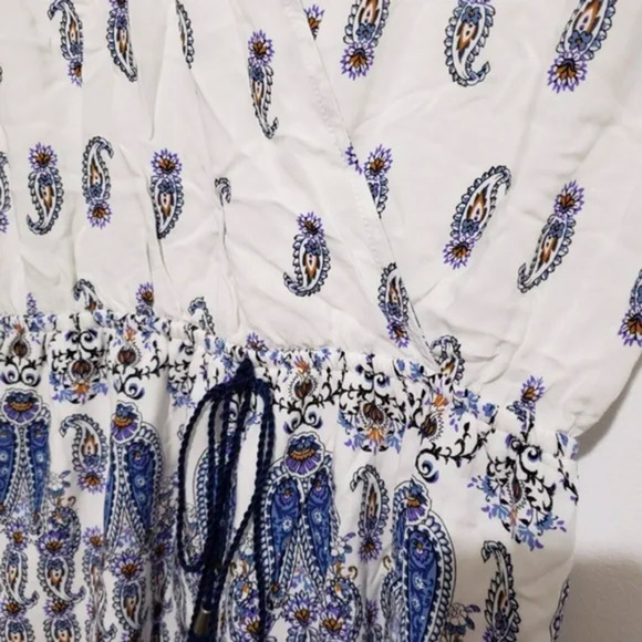 ❤️BLEUH CIEL paisley deep neck romper S - Picture 3 of 6